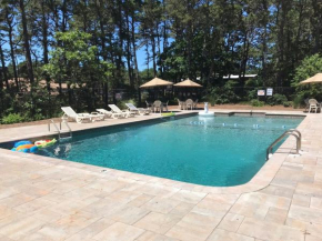 Cottage w Private Association Pool